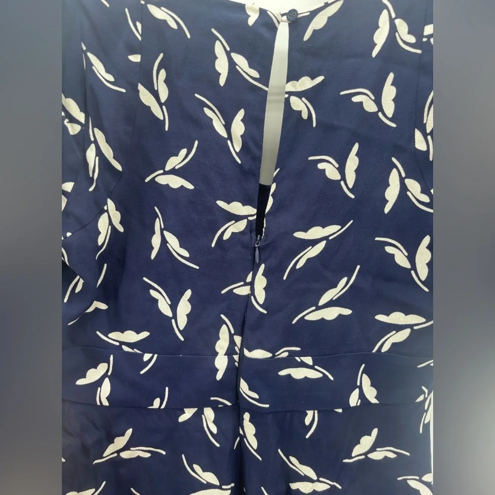 Maeve Anthopologie Fern Ruched Mini Dress in Navy and White Size 8 - Picture 6 of 7